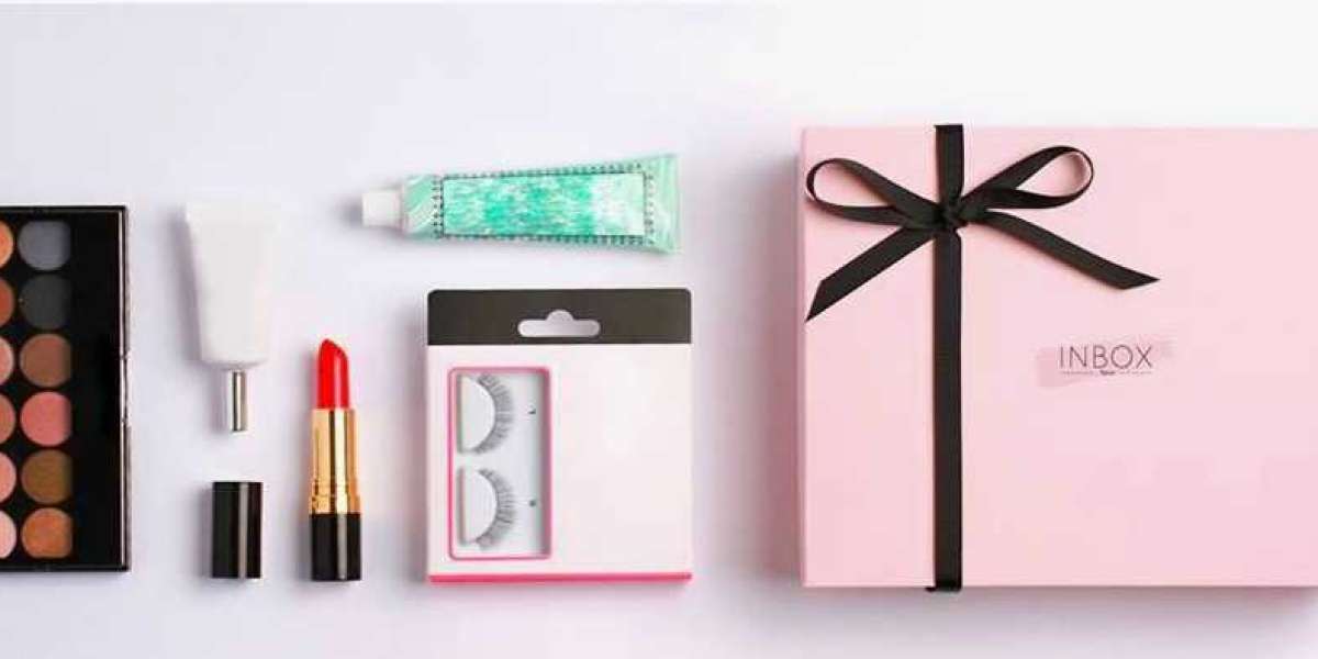 Creative Custom Makeup Box Designs To Captivate Your Customers